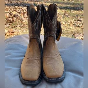 NWT- Ariat Men’s Sierra Work Boots - Square Toe - Aged Bark - 10.5